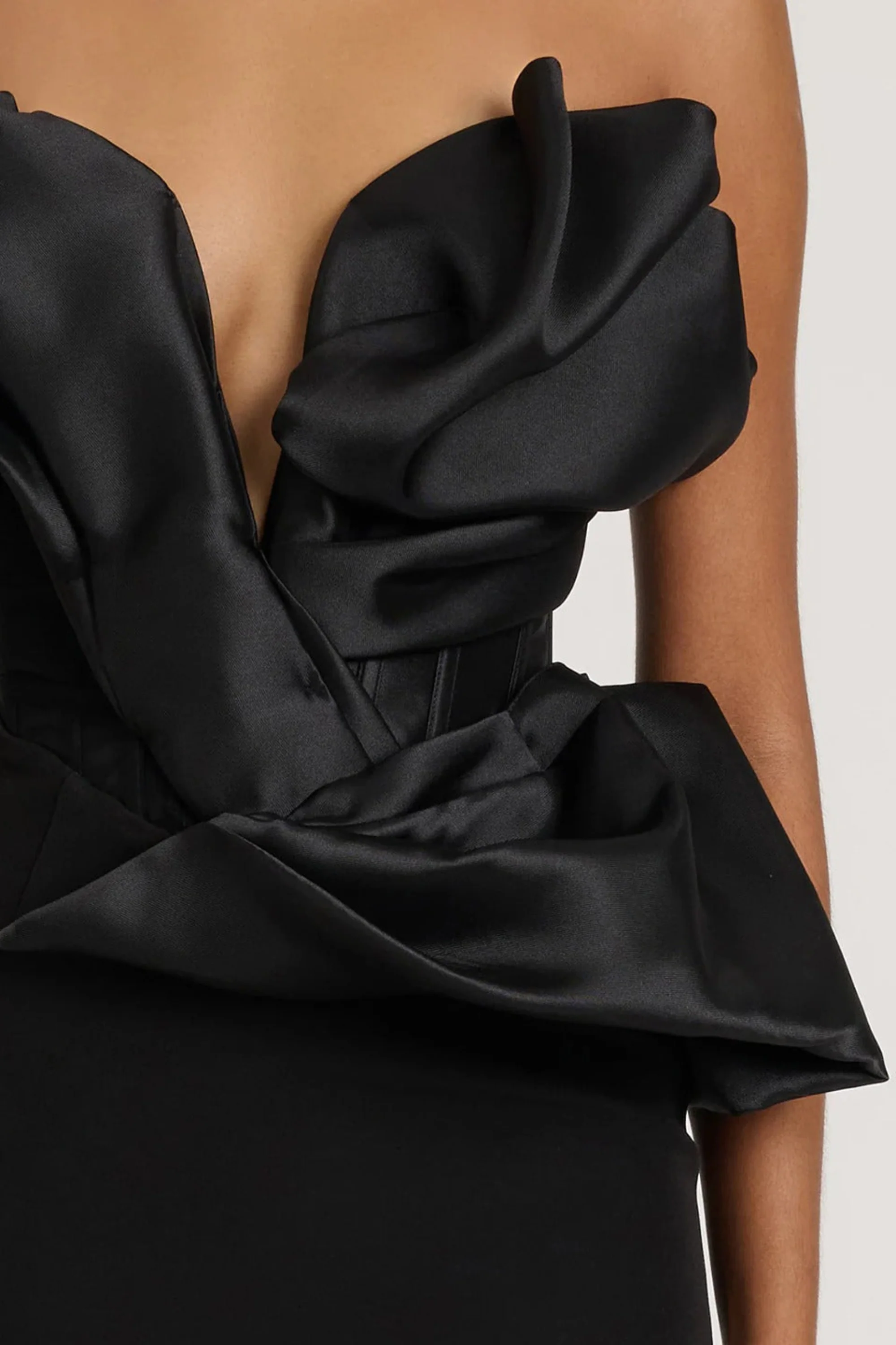Auri Gown - Black - Image 7