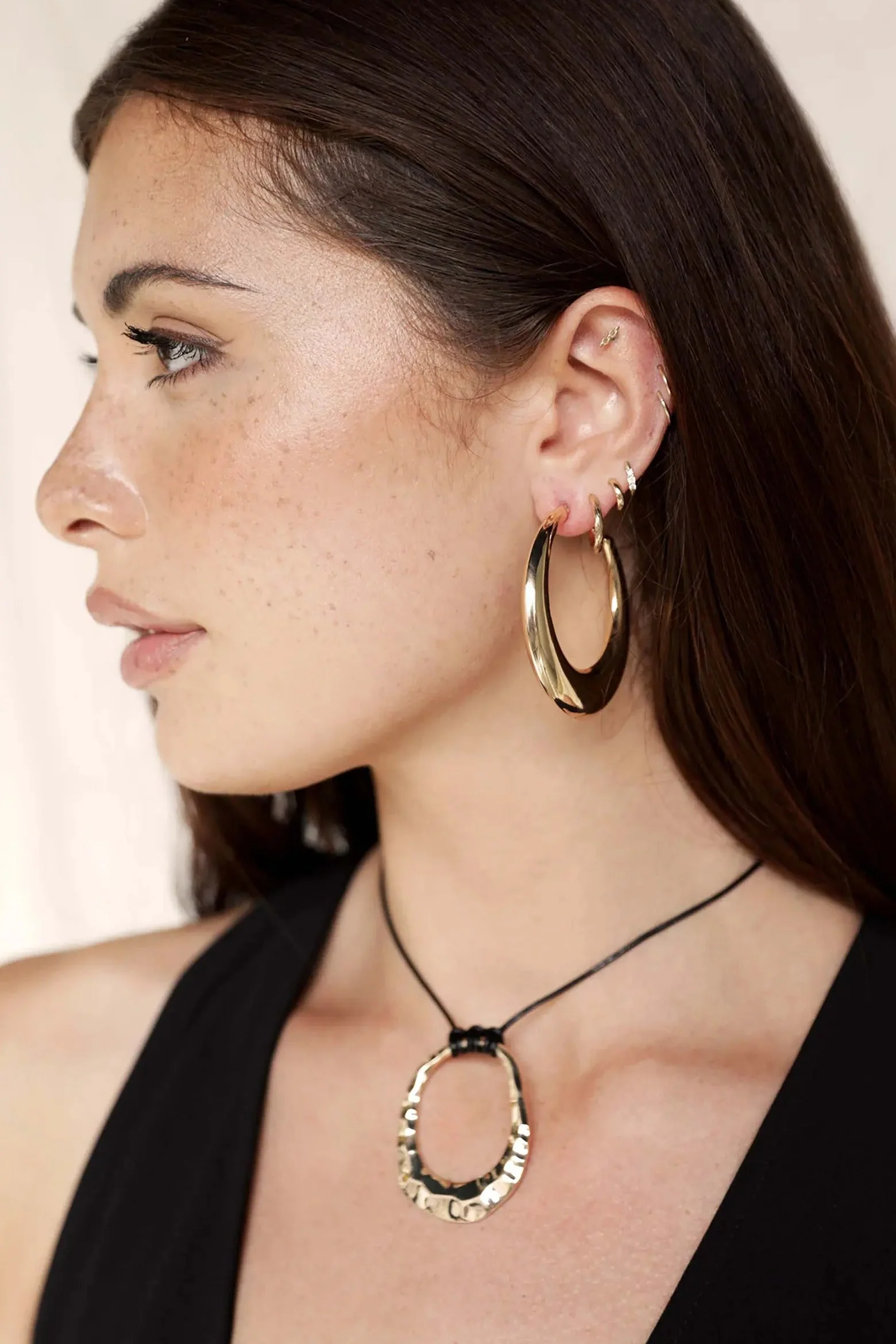 Essential Hoop Earrings - Image 2