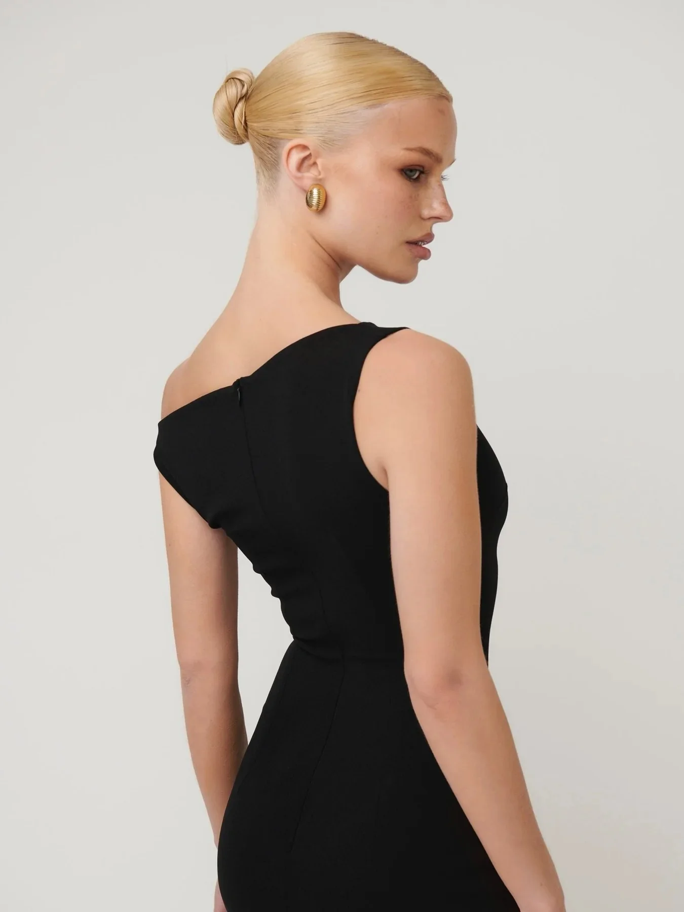 Inaya Gown - Black - Image 4