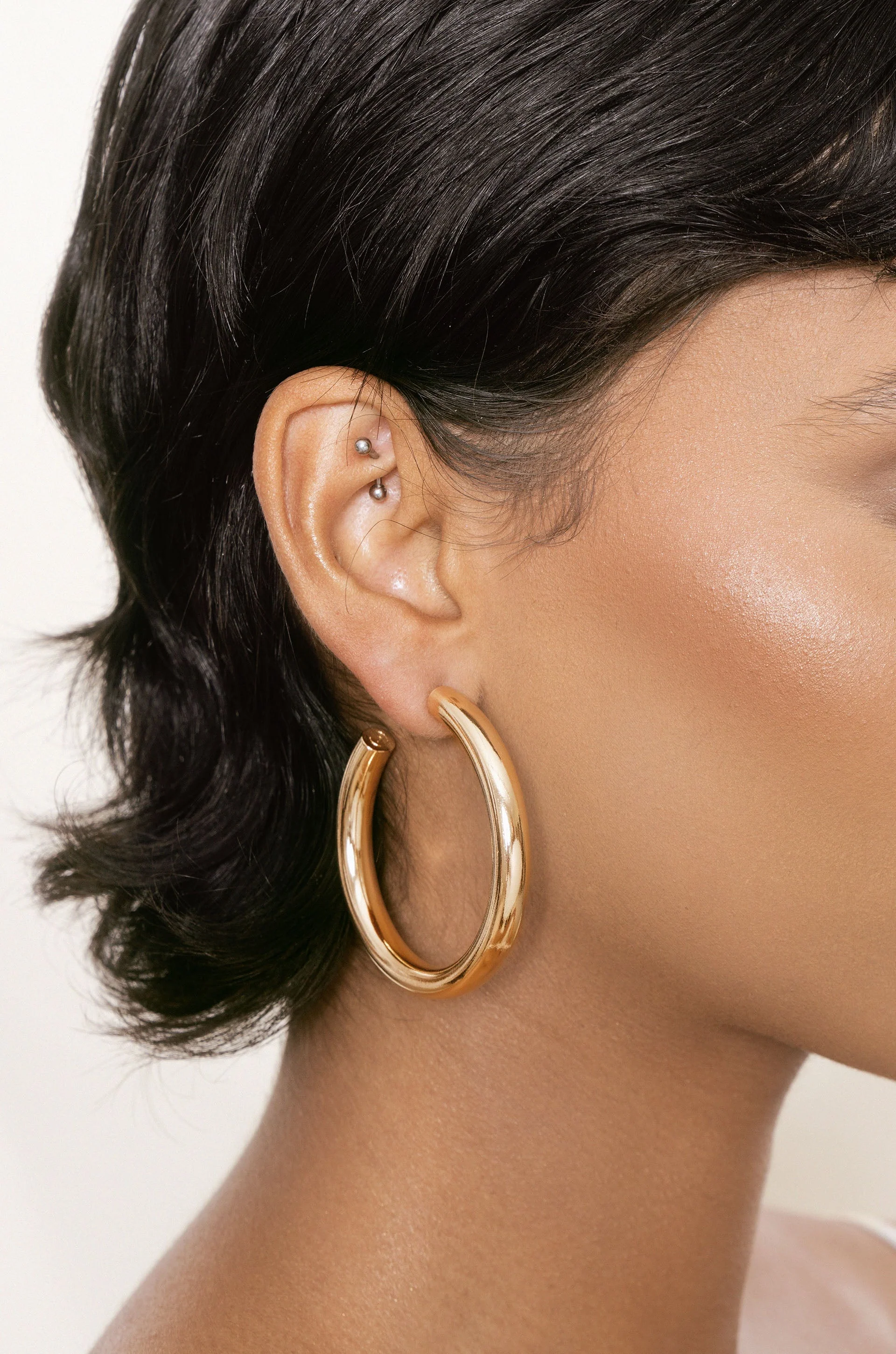 Large Classic Hoop Earrings - Image 4